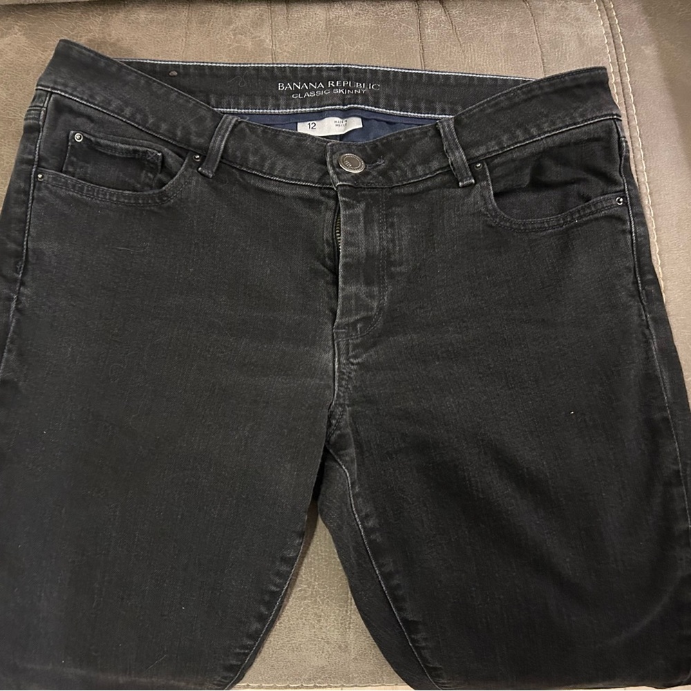 Banana Republic women’s black Straight leg jeans